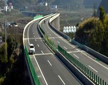 湖南岳阳华容县
材料选用：PB-1 聚合物改性沥青防水涂
使用面积：160000 ㎡